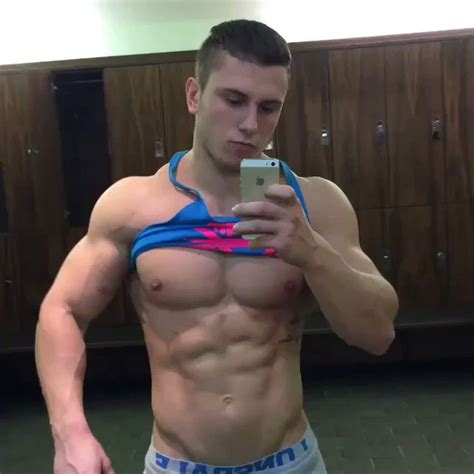 Hot Muscle Studs 8 5K On Twitter When Dressing For The Gym Or A