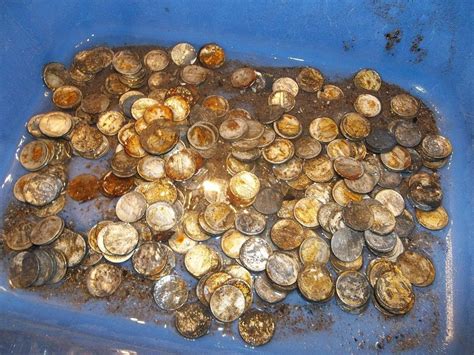 Metal detecting for buried treasure hoards is a bit different than metal detecting for coins, jewelry, gold, or other type of item. HUGE CACHE OF SILVER COINS FOUND WHILE METAL DETECTING ...