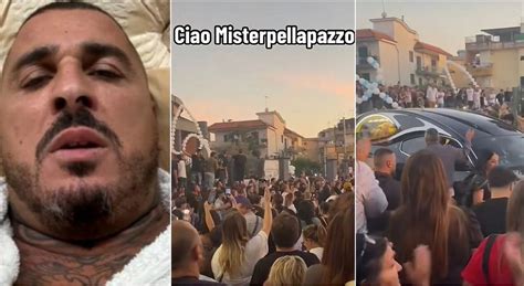 Mister Pella Pazzo In Centinaia Ai Funerali Del Tiktoker Morto Per Un