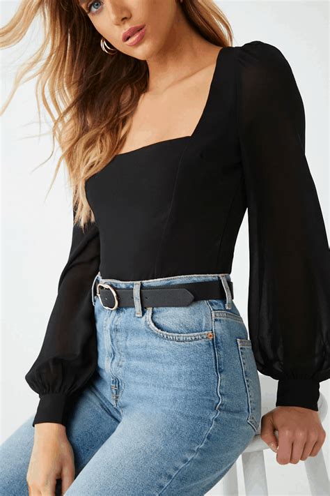 Fall Tops 2019 16 Cute Fall Tops You Need In Your Closet College Fashion