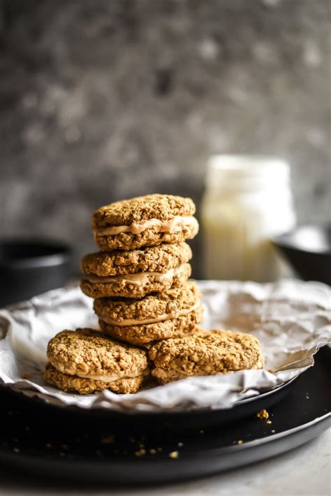 I added a maple cream because i just love maple syrup and they reminded me of the oatmeal cream pies i used to buy from whole foods. Healthier Oatmeal Cream Pies (Vegan+GF) - Sincerely Tori ...