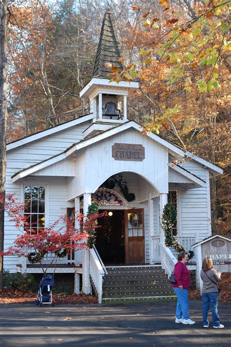 Nashville is full of photogenic, instagrammable spots | © derrick brutel / flickr. 2009 Robert F Thomas Chapel | A one room country church in D… | Flickr