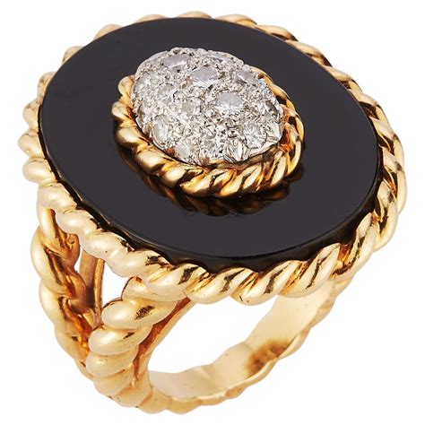 Van Cleef And Arpels 18 Karat Gold Onyx And Diamond Fidji Ring For Sale At 1stdibs