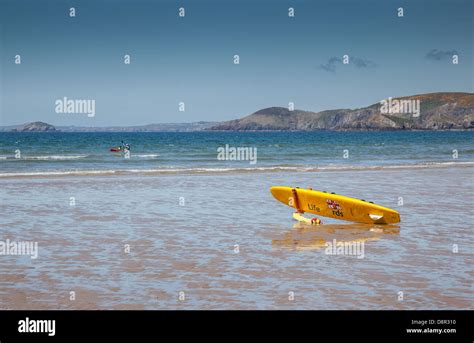 Planche De Surf Sur La Plage Banque De Photographies Et Dimages à