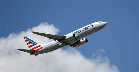 Combined bag allowance for domestic flights: American Airlines plane makes emergency landing after ...