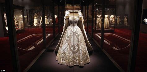 Regal Elegance New Exhibition Shows The Sumptuous Clothes Worn At The