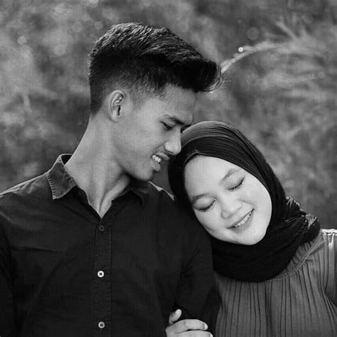 Jangan pernah berasa rendah diri hidup dalam serba kekurangan, sebaliknya berusaha untuk berjaya dan membahagiakan ibu bapa kita. Isteri 'Pergi' Ketika Melahirkan Kembar, Bapa Gembira Raut ...