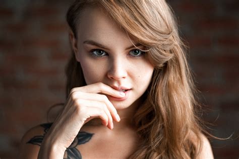 Wallpaper Women Anastasia Scheglova Tattoo Finger On Lips Blonde