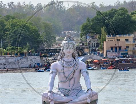 Mahashivratri is one of the largest and most significant among the sacred festivals of india. Download Maha Shivaratri images | 28 HD pictures and stock ...