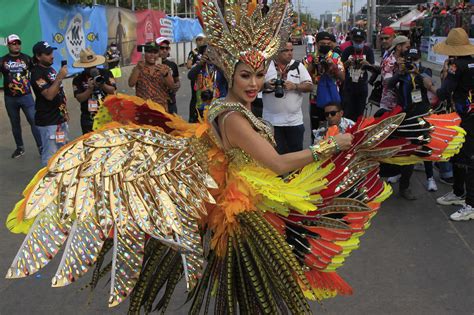 Multiethnic Colombia Shines In Barranquilla Carnivals Great Parade