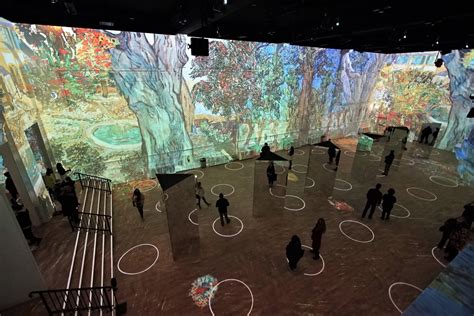 Take A Look Inside Chicagos ‘immersive Van Gogh Exhibition