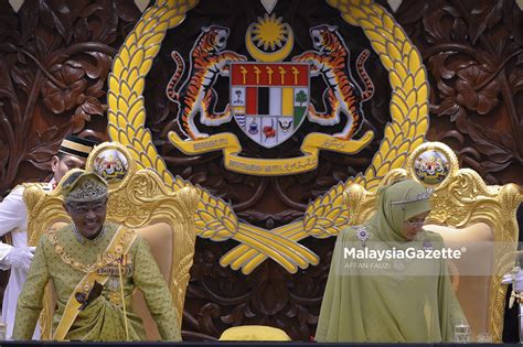 Pemasyhuran yang dipertuan agong yang baru, berkuatkuasa hari ini bagi tempoh 5 tahun hingga 12 disember, 2016. YDP Agong, Al-Sultan Abdullah Rasmi Pembukaan Penggal ...
