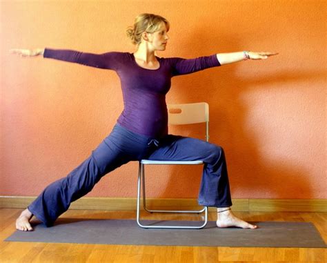 5 Excelentes Y Seguras Posturas De Yoga Para El Embarazo