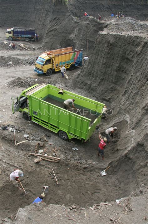 Pasir Lahar Kelud Antara Foto