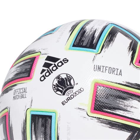 Juli 2021 in elf europäischen städten statt. adidas Euro 2020 Uniforia Pro EM Spielball Fußball weiß ...