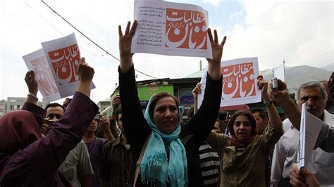 بازداشت شماری از فعالان حقوق زنان در تهران