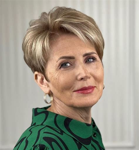 51 Stylish Short Haircuts Women Over 60 Can Pull Off Artofit