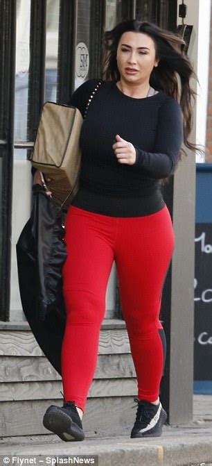 Lauren Goodger Flaunts Her Perky Derriere In Essex Daily Mail Online