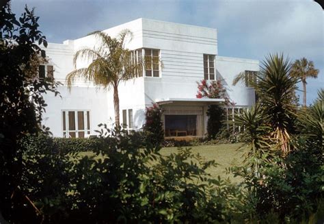 12 Cool Pics That Show Interior Of A Florida Streamline Moderne House