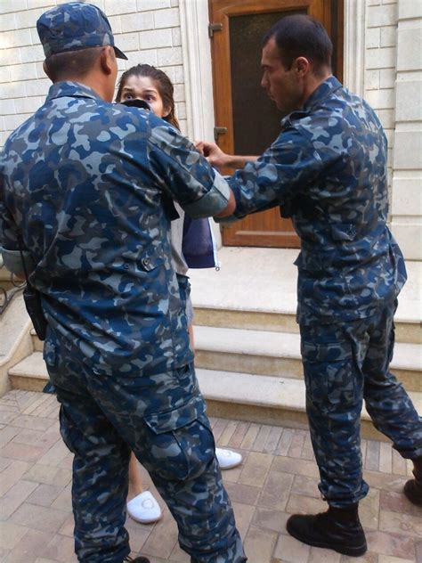 There Are Now Photos Of Police Harassing The Uzbek President S Disgraced Daughter