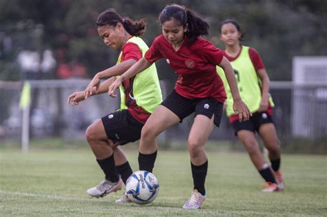 Foto Latihan Timnas Wanita Indonesia Jelang Aff U 19 Women Championship 2023