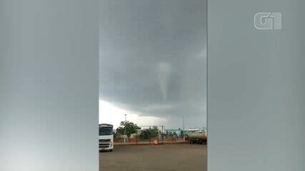 Mini tornado surpreende moradores de Taquarituba Sorocaba e Jundiaí G