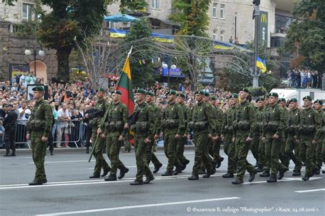 И снова благодаря нелепой оплошности: Парад в честь 25-й годовщины Независимости Украины. г.Киев ...