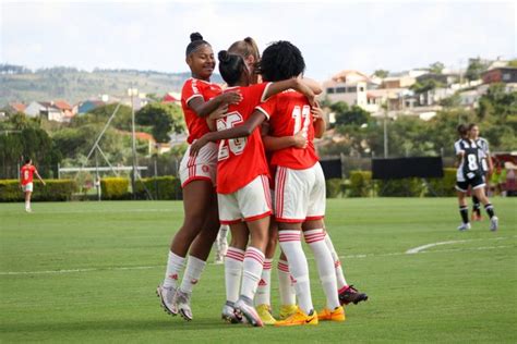 Gurias Sub Vencem O Santos E Seguem L Deres Do Grupo A