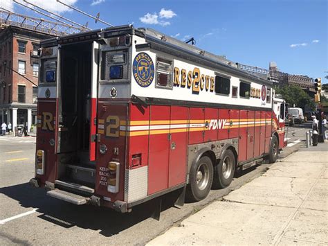Fdny Rescue 2 Fire Department New York Rescue 2 Brooklyn T Flickr