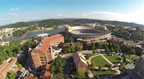 Nothing beats a trip to the university of oklahoma, and we're here to help you look your best for everything from basketball to football games. A Visit to the University of Tennessee, Knoxville ...