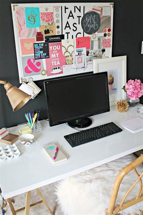 Get rid of all the mess how to decorate office cubicle? Ideas to Decorate Your Office Desk