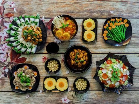 Mâm cúng phật có thể chuẩn bị mâm cơm chay hoặc mâm ngũ quả. Gợi ý 3 mâm cỗ chay cúng rằm tháng 7 đơn giản nhất - - Nấu ...