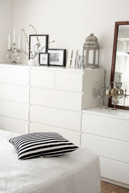 Malm bed frame in white stained oak has 4 spacious drawers that offer extra storage under the bed. 7 Arten wie du deine Ikea-Malm Kommode benutzen kannst ...