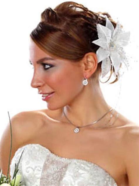 The Most Trendy Wedding Hair Accesories And Wedding Hairstyles