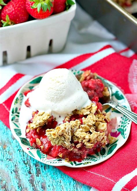 Strawberries are sweet, juicy, delicious berries and it is way too easy to eat lots of them if we are not careful, although the calories in strawberries are very low. Low Calorie Strawberry Desserrt : A Light Low Calorie ...