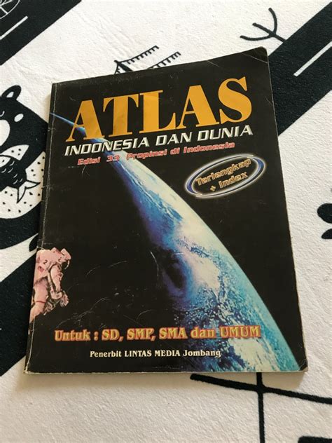 Buku ATLAS Dunia Buku Alat Tulis Buku Di Carousell