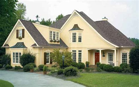 There are many great ideas for painting the exterior of your house. Selecting the Right Color for House Exterior? Find the ...