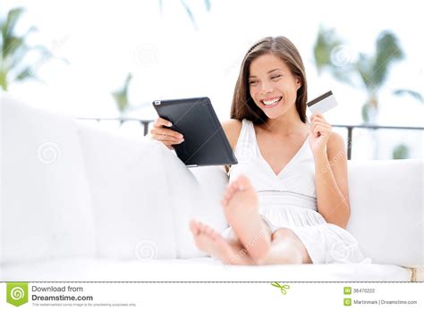 Now pay your credit card bills and outstanding loan online with icici's click to pay, an online payment service offered by icici bank. Woman Shopping On Tablet Computer And Credit Card Stock Photography - Image: 36470222