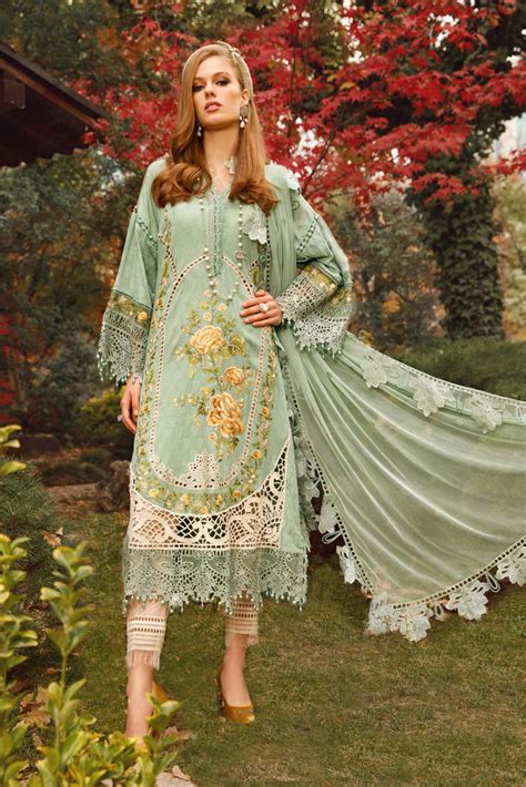 Mariab Luxury Lawn Collection 2023 D 2302 B Yourlibaas