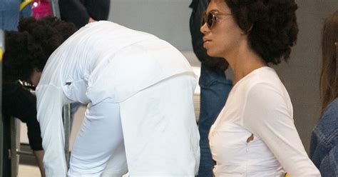 Solange Knowles Jets Into Paris For Fashion Week But Suffers Wardrobe