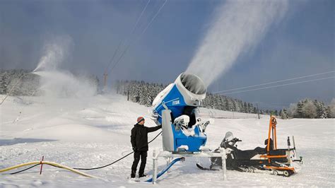 How Snow Makers Work Mapquest Travel