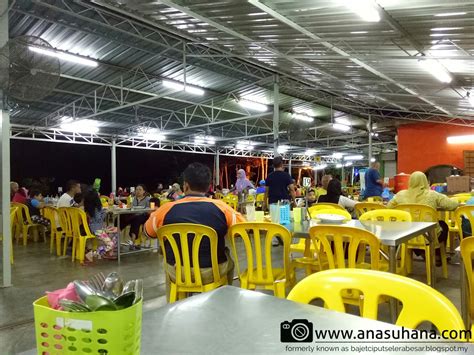 Ianya juga dikenali sebagai medan ikan bakar pernu. Tempat Menarik di Melaka : Makan Malam di Ikan Bakar ...