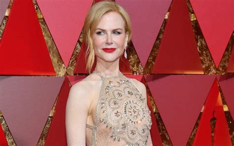 Nicole Kidman Has Finally Explained Her Weird Clapping At The Oscars