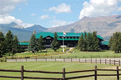 Glacier Park Lodge And Hotel Review Glacier National Park