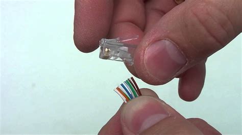 Jak zarobić kabel ethernet (RJ-45) - YouTube