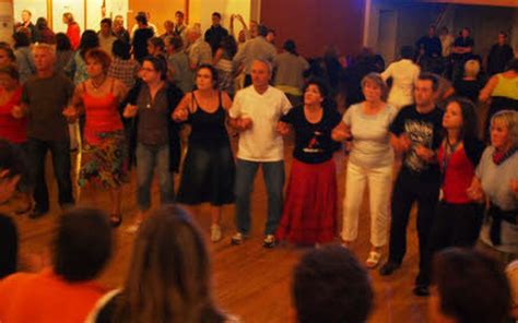 Tud Yaouank Kreiz Breizh Danseurs Au Fest Noz Le T L Gramme