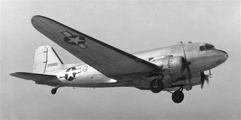 Largonia Avion Douglas C 47 Skytrain Airborne