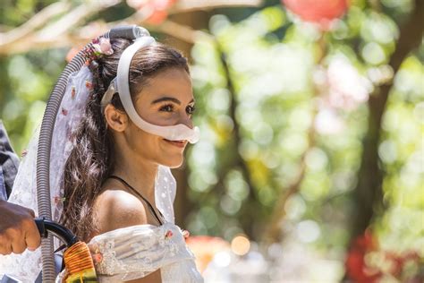 Nossa malhação fala de vidas brasileiras e por isso abordaremos temas presentes no nosso dia a dia, sempre propondo uma discussão e vidas brasileiras estreou recomendada para maiores de 10 anos. 'Malhação: Vidas Brasileiras' não será exibida nesta terça ...
