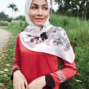 Beliau ialah abang sulung kepada aishah azman yang juga bergiat aktif dalam bidang lakonan.1. Biodata Aishah Azman, Pelakon Baru Meningkat Naik | Azhan.co