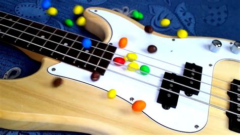 Maybe you would like to learn more about one of these? Eminem con M&M's - YouTube